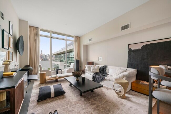 Building Photo - 1200 AVENUE AT Port