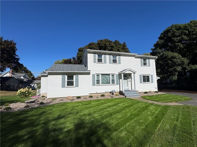 Primary Photo - 52 Mill St