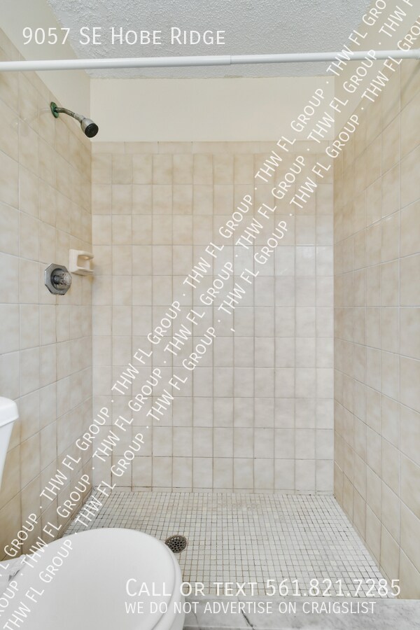 Building Photo - 9057 SE Hobe Ridge Ave