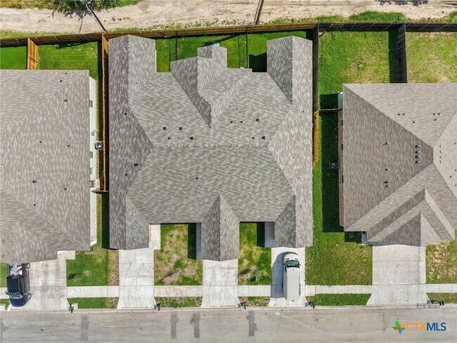 Building Photo - 408 W Avenue C