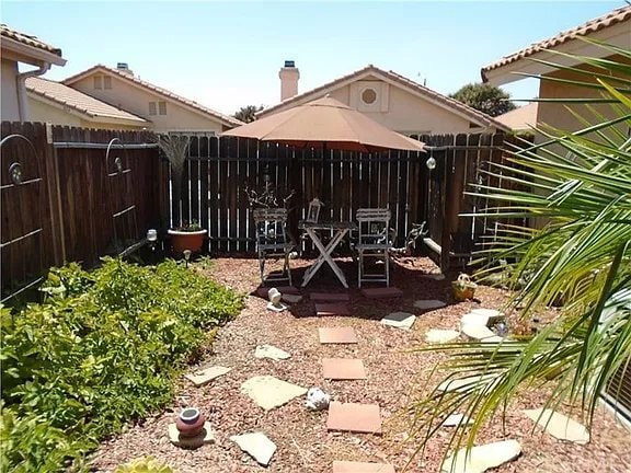 Building Photo - 811 Alondra Dr