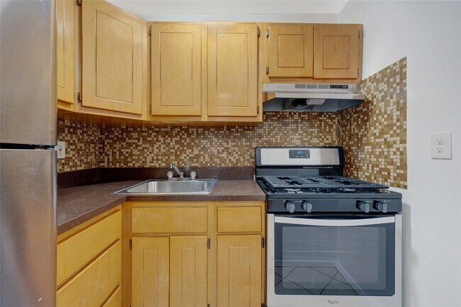Building Photo - 31 Fero St