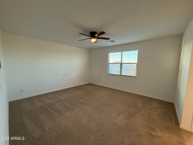 Building Photo - 14074 W Valentine St