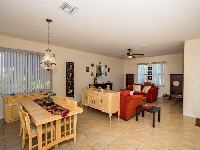 Building Photo - Furnished pool home for rent!