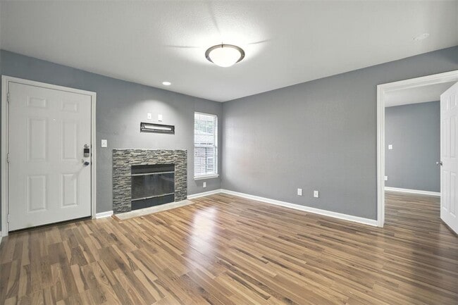 Building Photo - 7685 Northcross Dr