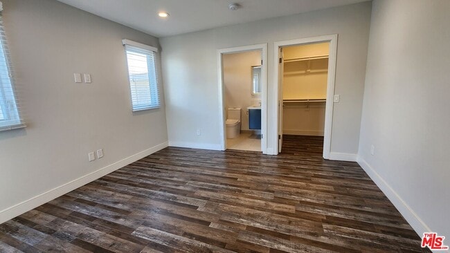 Building Photo - 1255 N Kingsley Dr