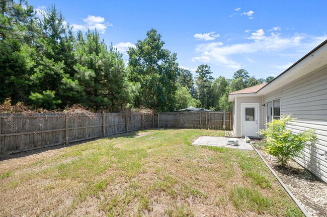 Building Photo - 22898 Sabine Dr