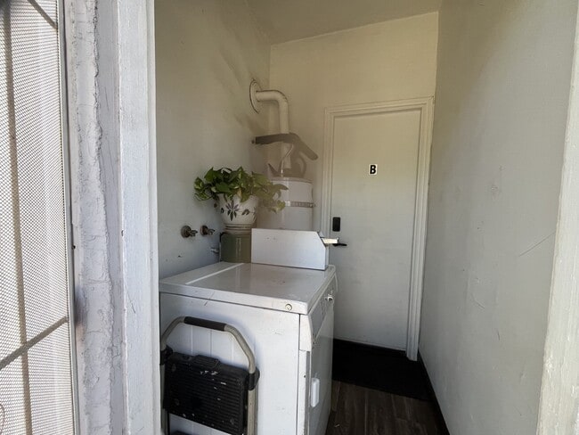 Building Photo - 1 bed, 1 bath located in Corona!