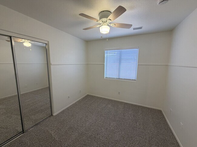 Building Photo - 3816 S 74th Dr
