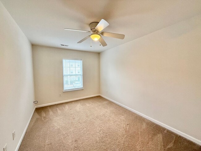 Building Photo - **OFFERING RENT PROMOTION FOR FIRST 6 MONTHS, WAIVED APPLICATION FEES & $100 MOVE IN PROMOTION** ...