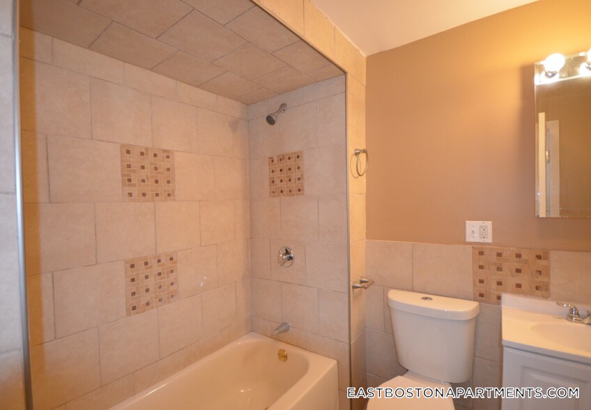 Building Photo - 16 Chelsea St