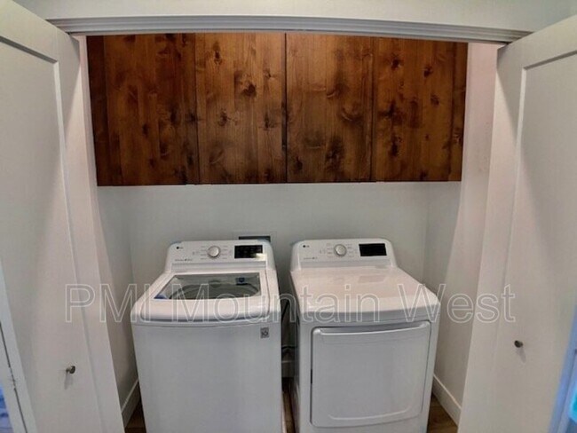 Building Photo - 503 W 2275 N