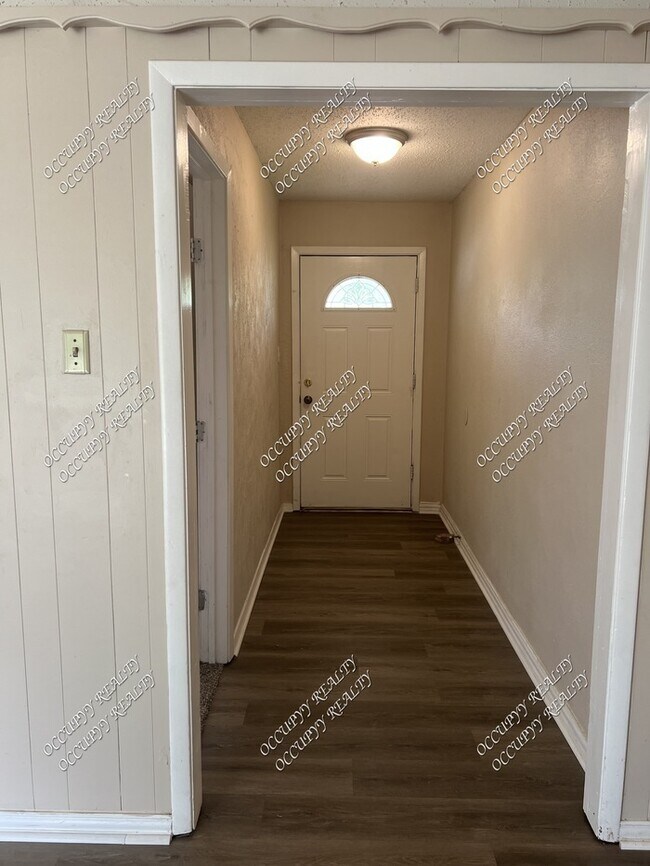 Building Photo - 361 Heirloom Dr