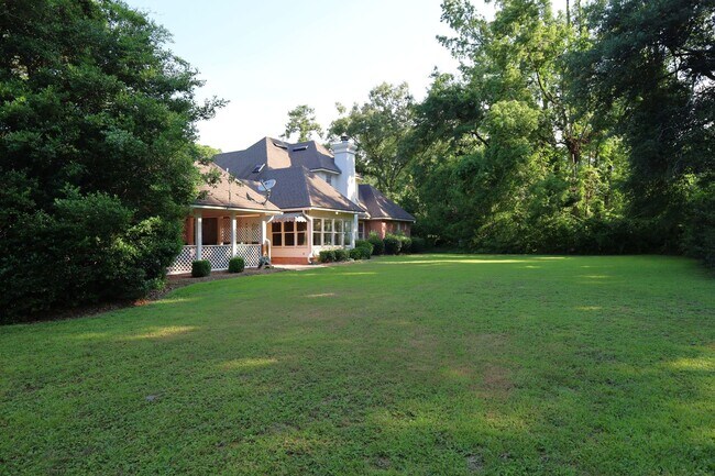 Building Photo - 1054 Ridge Rd