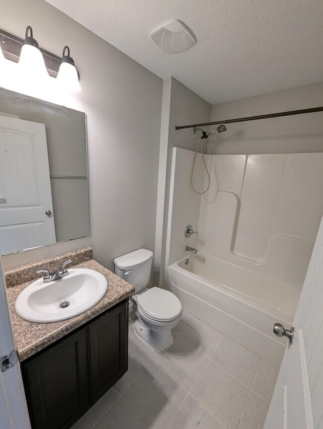 Building Photo - 8430 Island Dr