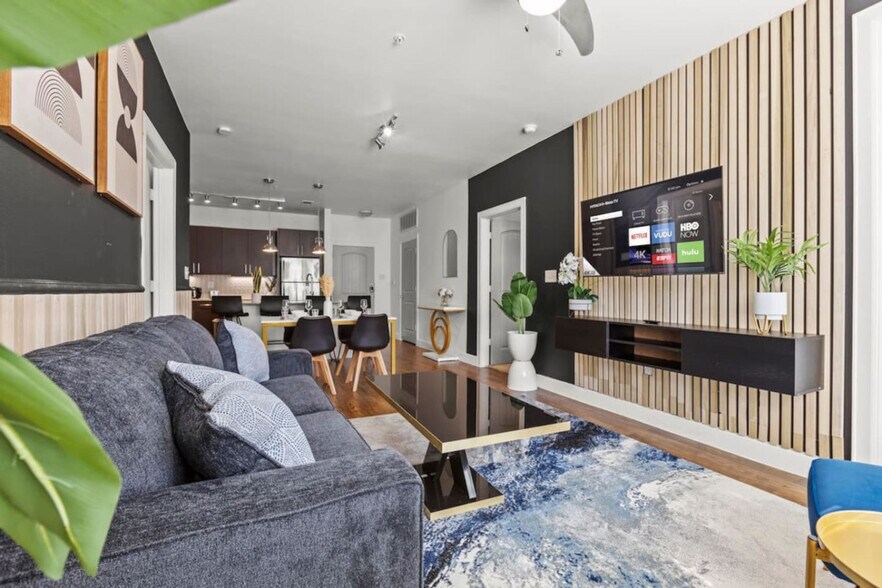 Building Photo - 5250 Town and Country Blvd