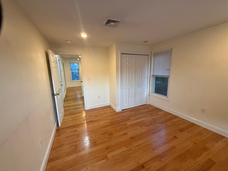 Building Photo - 12 Cheever Ct