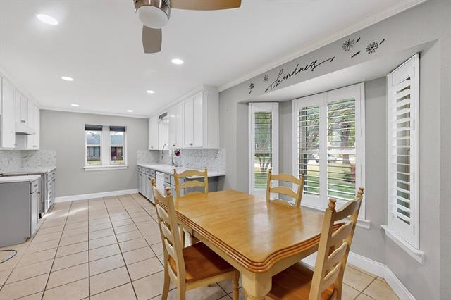 Building Photo - 1301 Warwick St