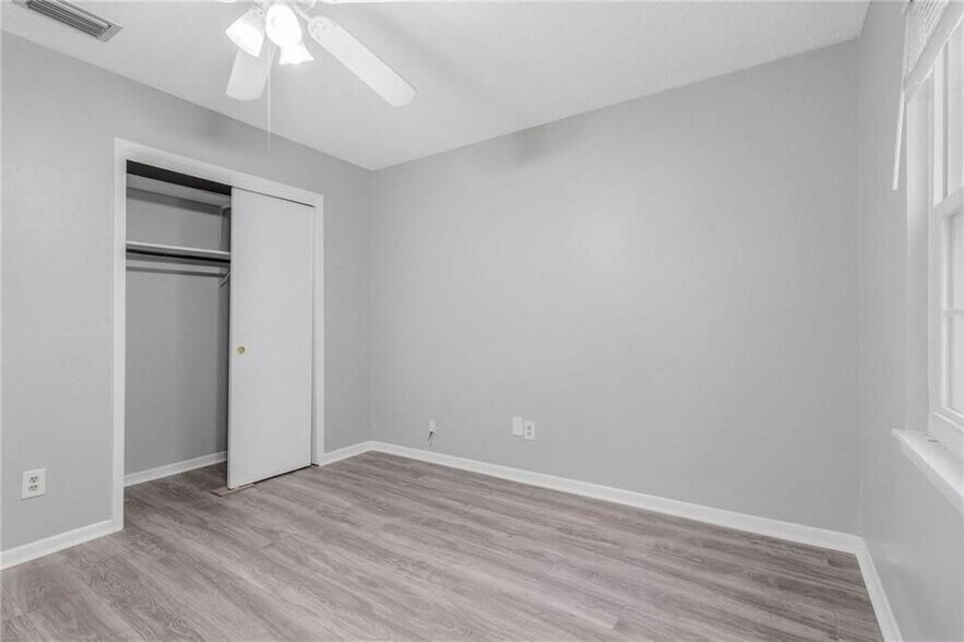 Building Photo - 4017 Cottage Hill Rd