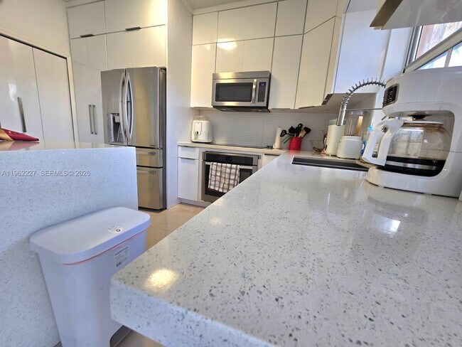 Building Photo - 11405 NW 62nd Terrace