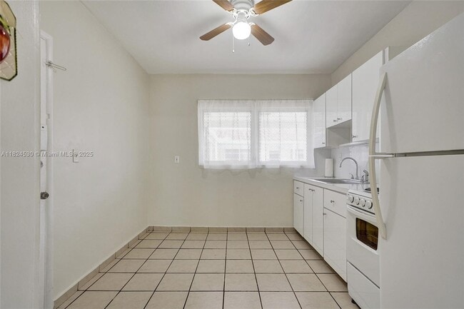Building Photo - 7300 Byron Ave