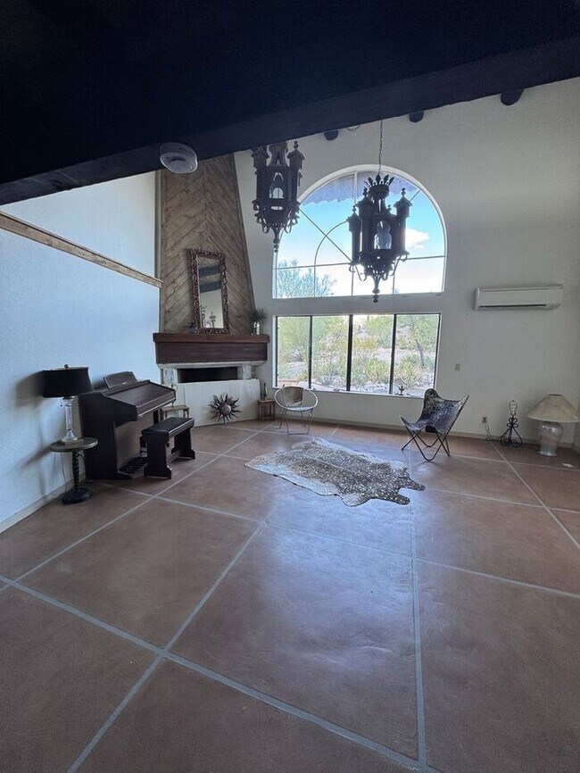 Building Photo - 4030 E Camino de la Bajada