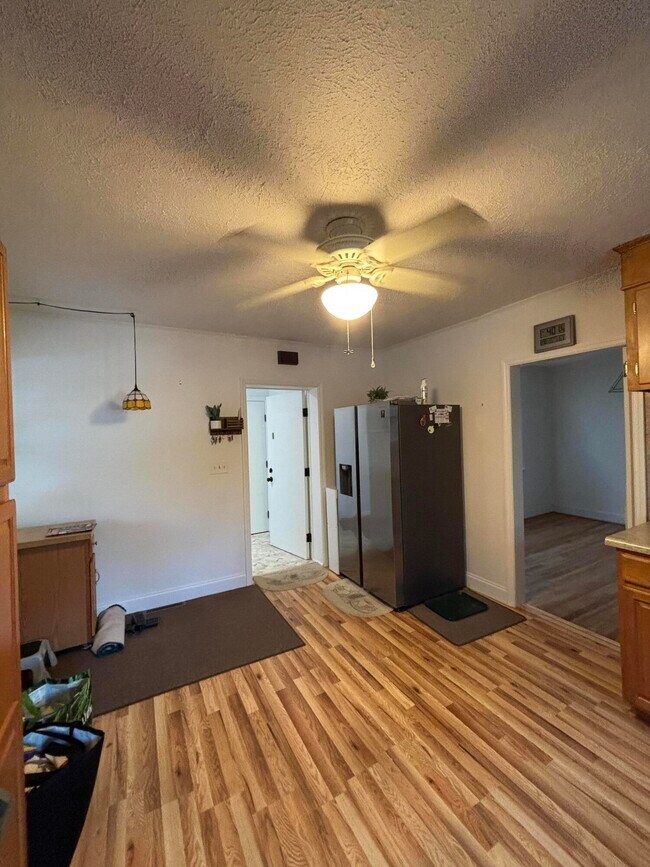 Building Photo - 919 Seminole Ave