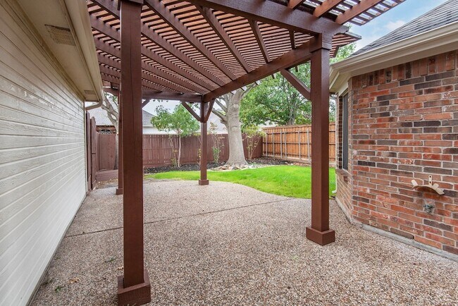 Building Photo - 10217 Max Ln