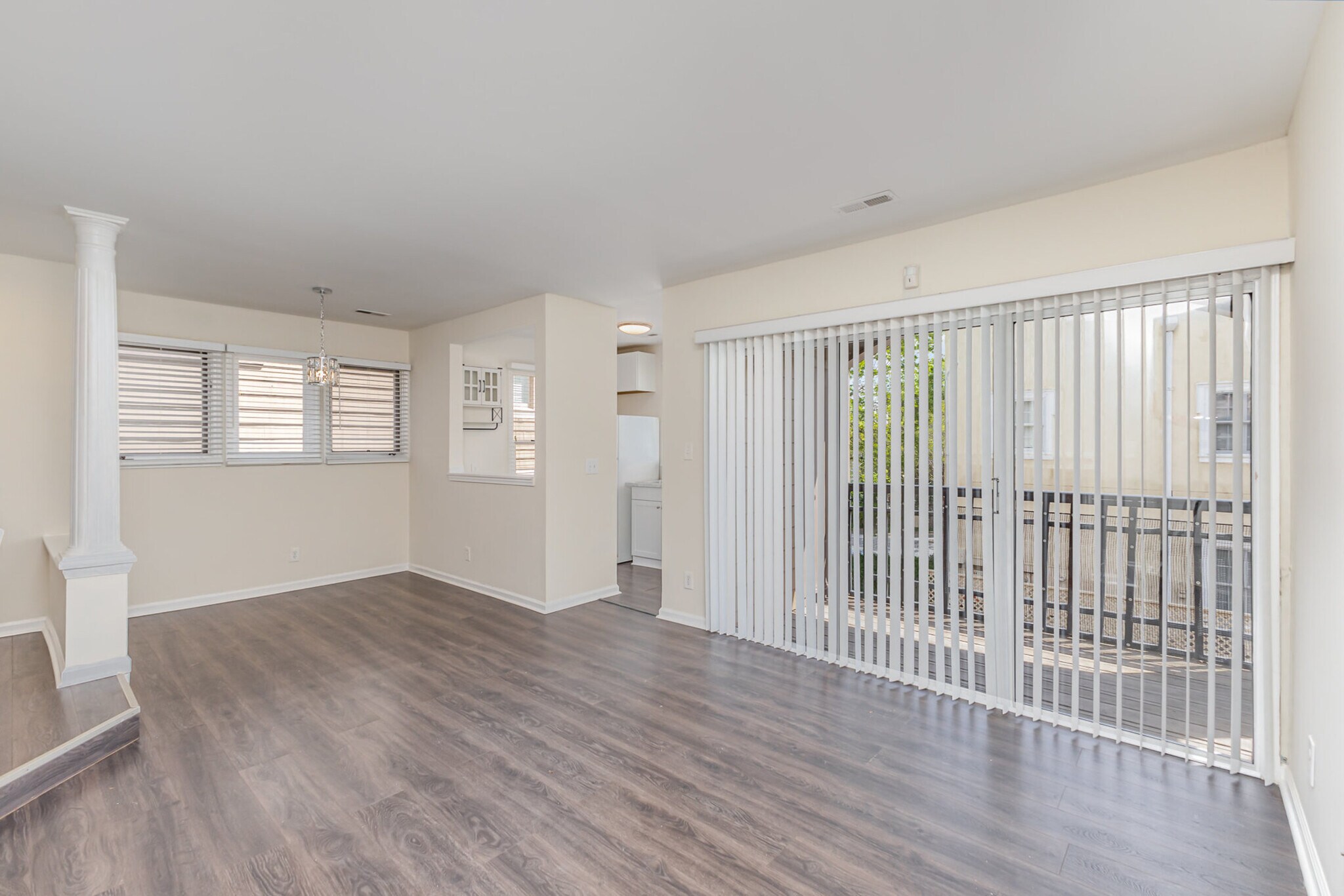 Building Photo - 1101 E Morehead St