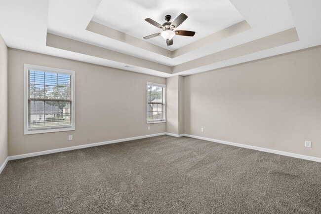 Building Photo - Pet Friendly Four Bedroom with Bonus!