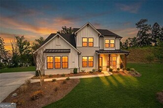 Building Photo - 2815 Medford Dr