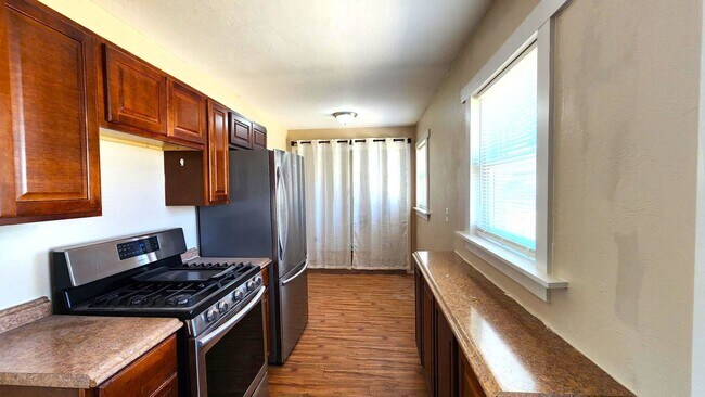 Building Photo - 3 BED 1 Bath Home Andys Sub Addition Bethany, OK