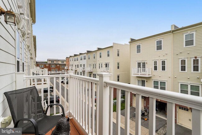 Building Photo - 358 Urban Avenue