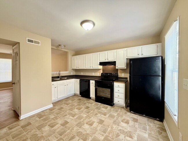 Building Photo - 461 Allison St NW