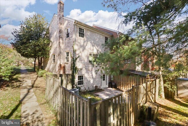 Building Photo - 10439 Courthouse Dr