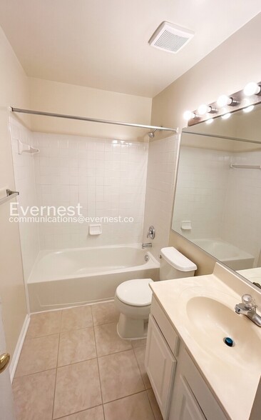 Building Photo - 13422 Burrough Farm Dr
