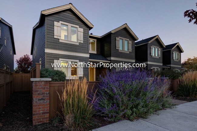 Building Photo - 20916 NE High Desert Ln