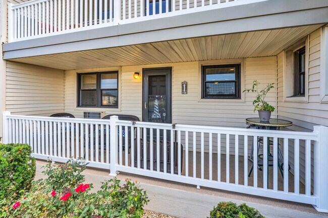Building Photo - 113 Wharfside Dr