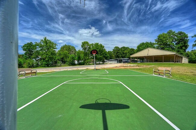 Building Photo - 11726 White Cedar St