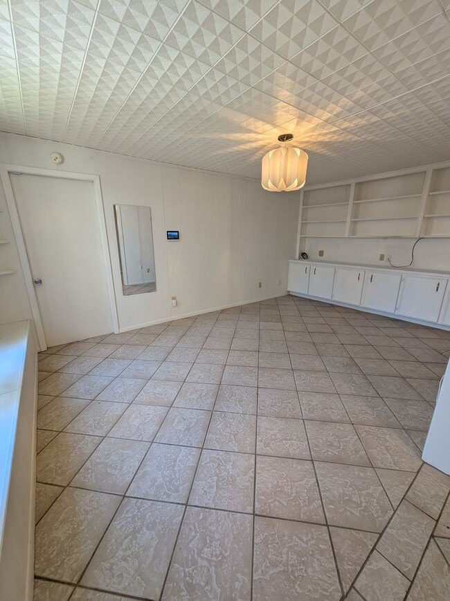 Building Photo - 976 Sunmeadow Dr