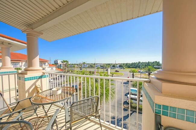 Building Photo - Fully furnished 3-Bedroom in The Plaza of Destin