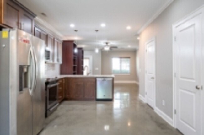 Building Photo - Location, Location , Location with this Be...