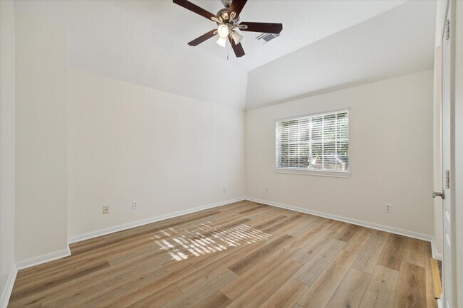 Building Photo - 30 Watermill Pl
