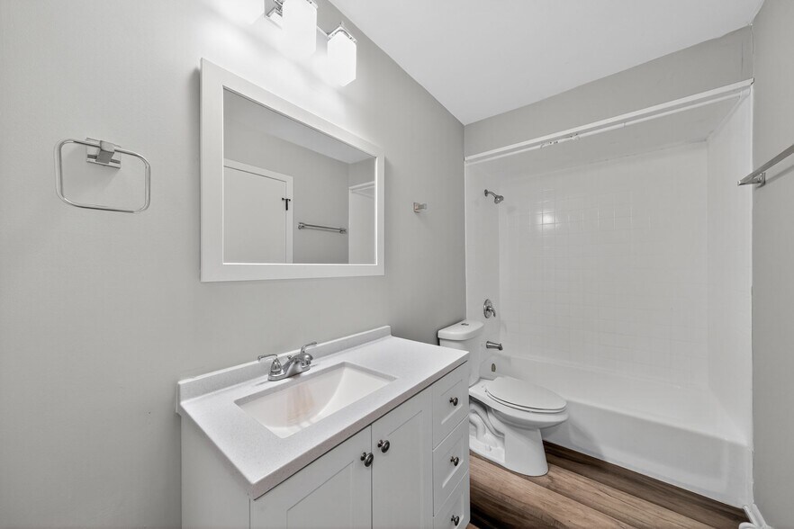 Building Photo - 6113 Spring Ln