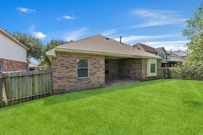 Building Photo - 14823 Yellow Begonia Dr
