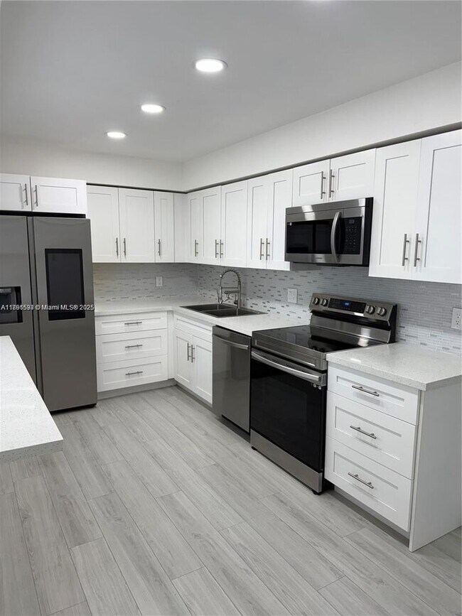 Building Photo - 804 Cypress Blvd