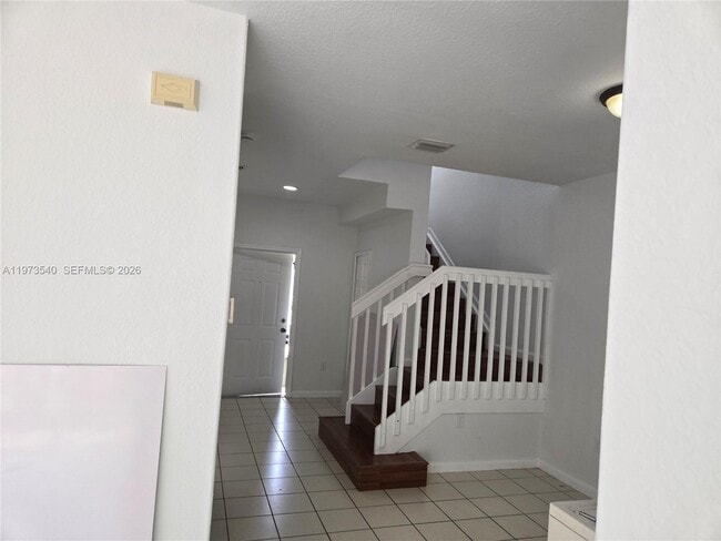 Building Photo - 1407 SE 24th Ct