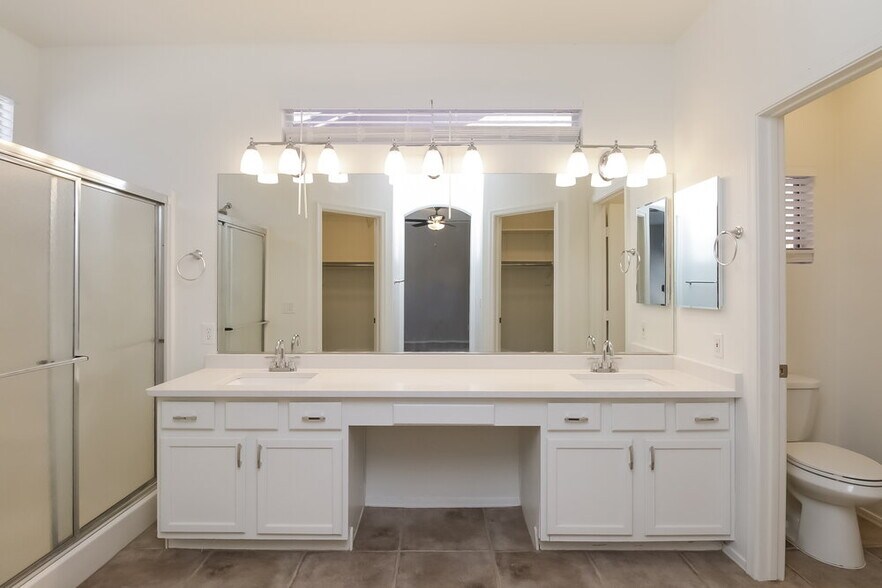 Building Photo - 14823 W Dovestar Dr