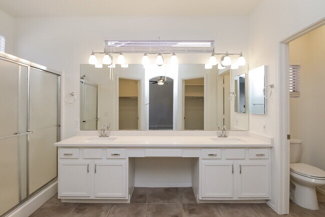 Building Photo - 14823 W Dovestar Dr