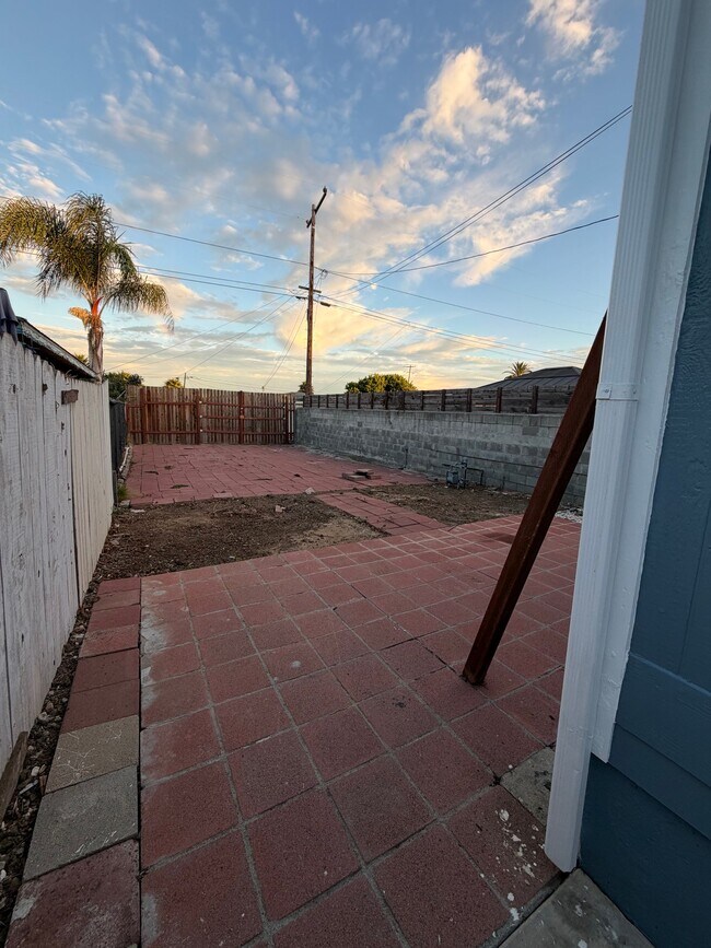 Building Photo - 11346 Violeta St